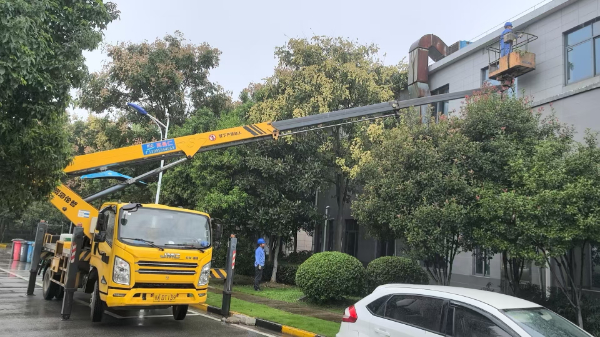 广水18米高空车出租，直臂式带吊篮，便宜